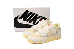 TRAVIS SCOTT - AIR JORDAN JUMPMAN JACK TR " WHITE CREAM "