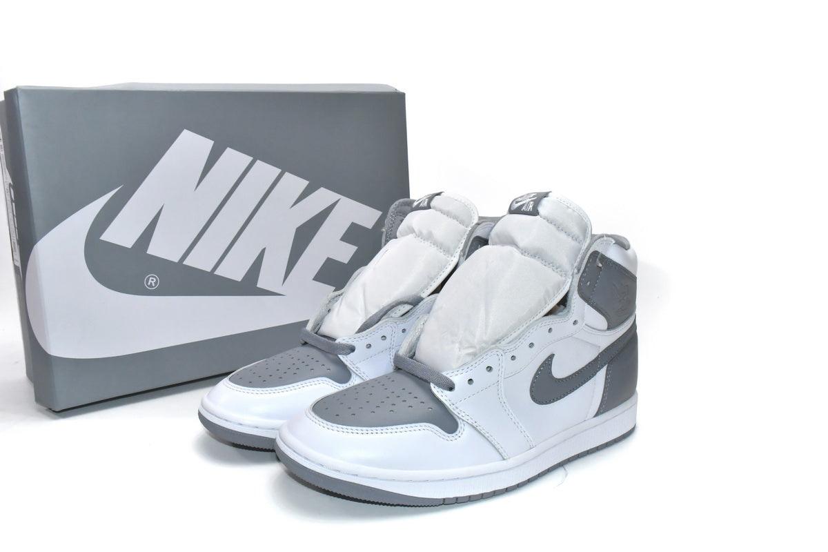 Jordan 1 Retro High OG Stealth 