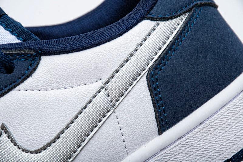 Midnight Navy Jordan 1 Low 