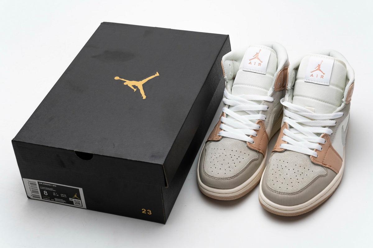 Jordan 1 Mid Milan