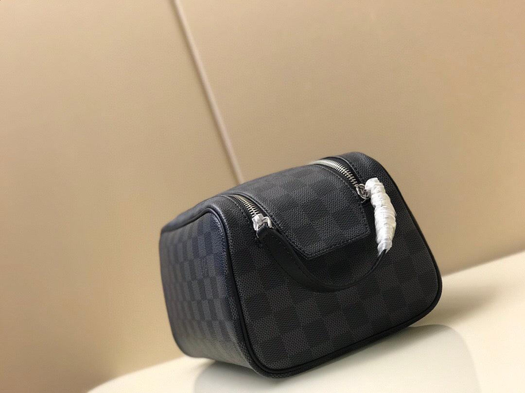LOUIS VUITTON DDOP KIT POUCH