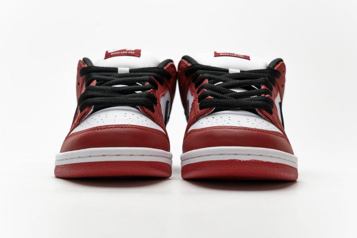NIKE SB DUNK LOW " PRO CHICAGO "