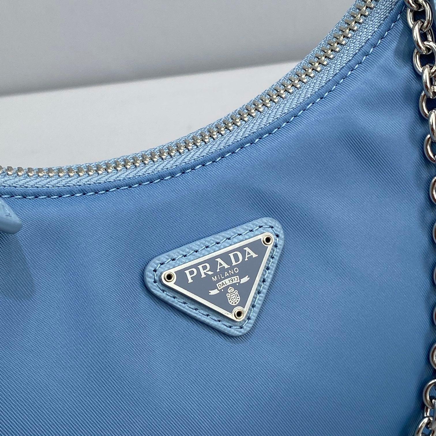 PRADA RE-EDITION 2005 RE-NYLON CELESTE