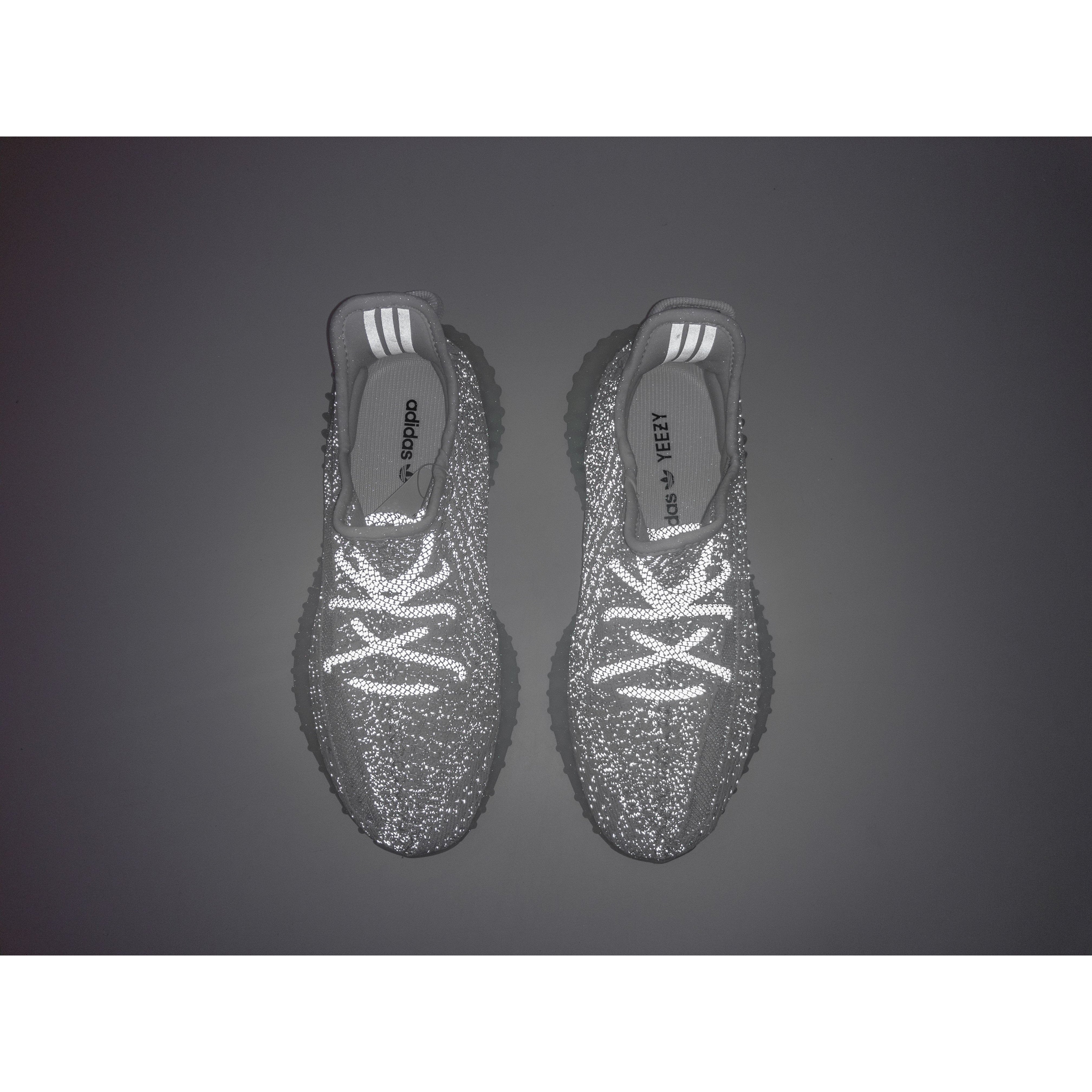 SNEAKERS *STATIC*