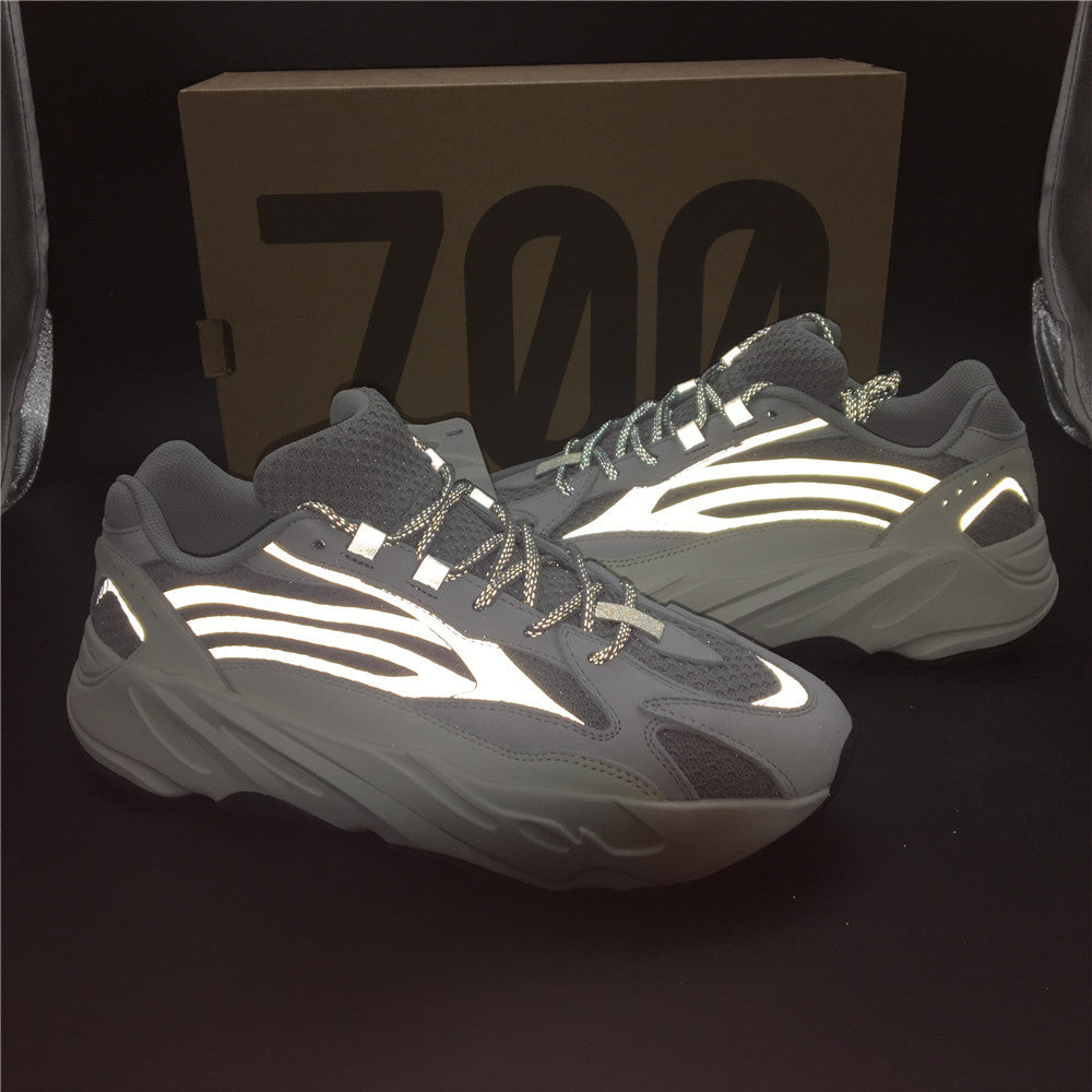 SNEAKERS YZY BOOST 700 "STATIC"