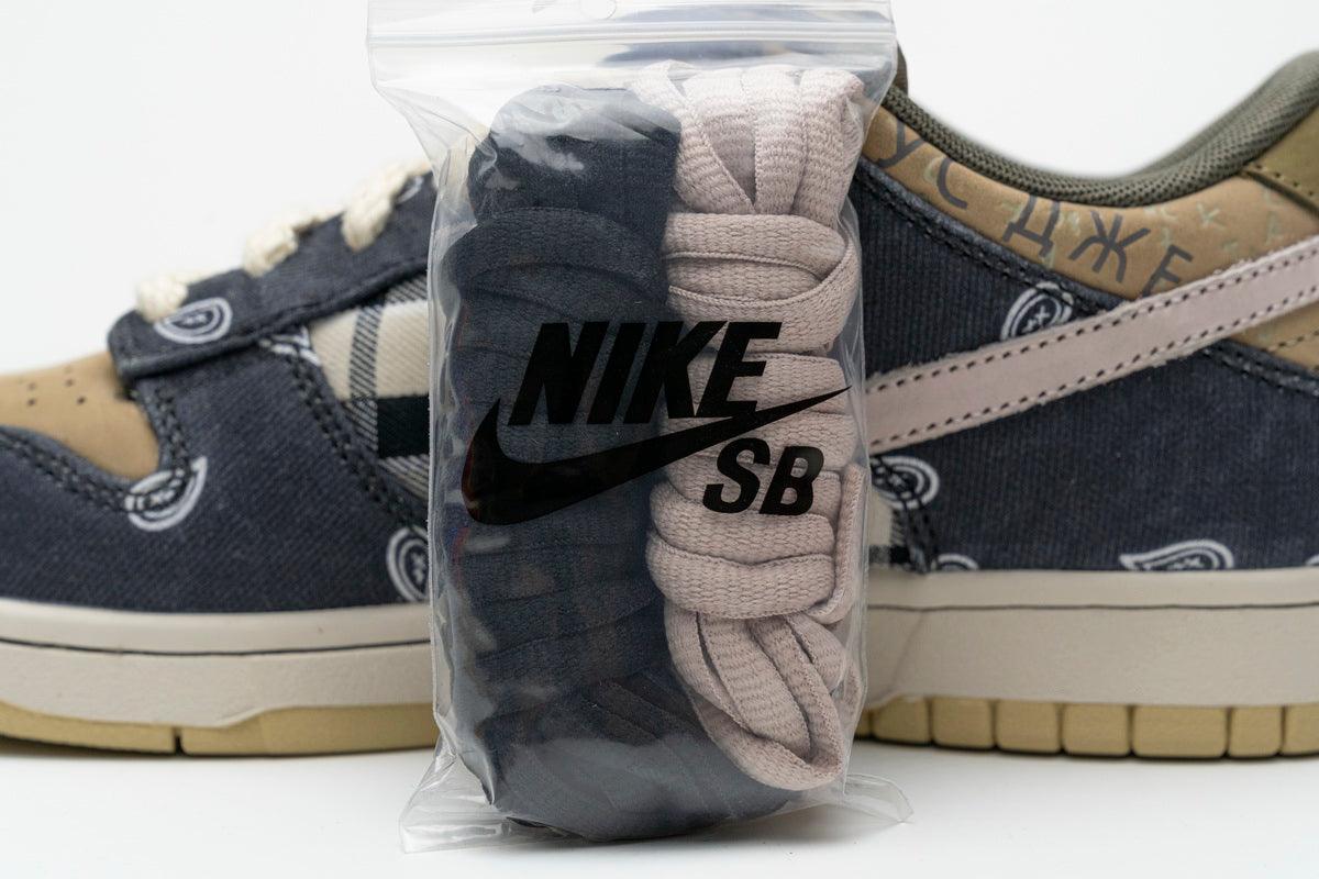 TRAVIS SCOTT - SB DUNK LOW
