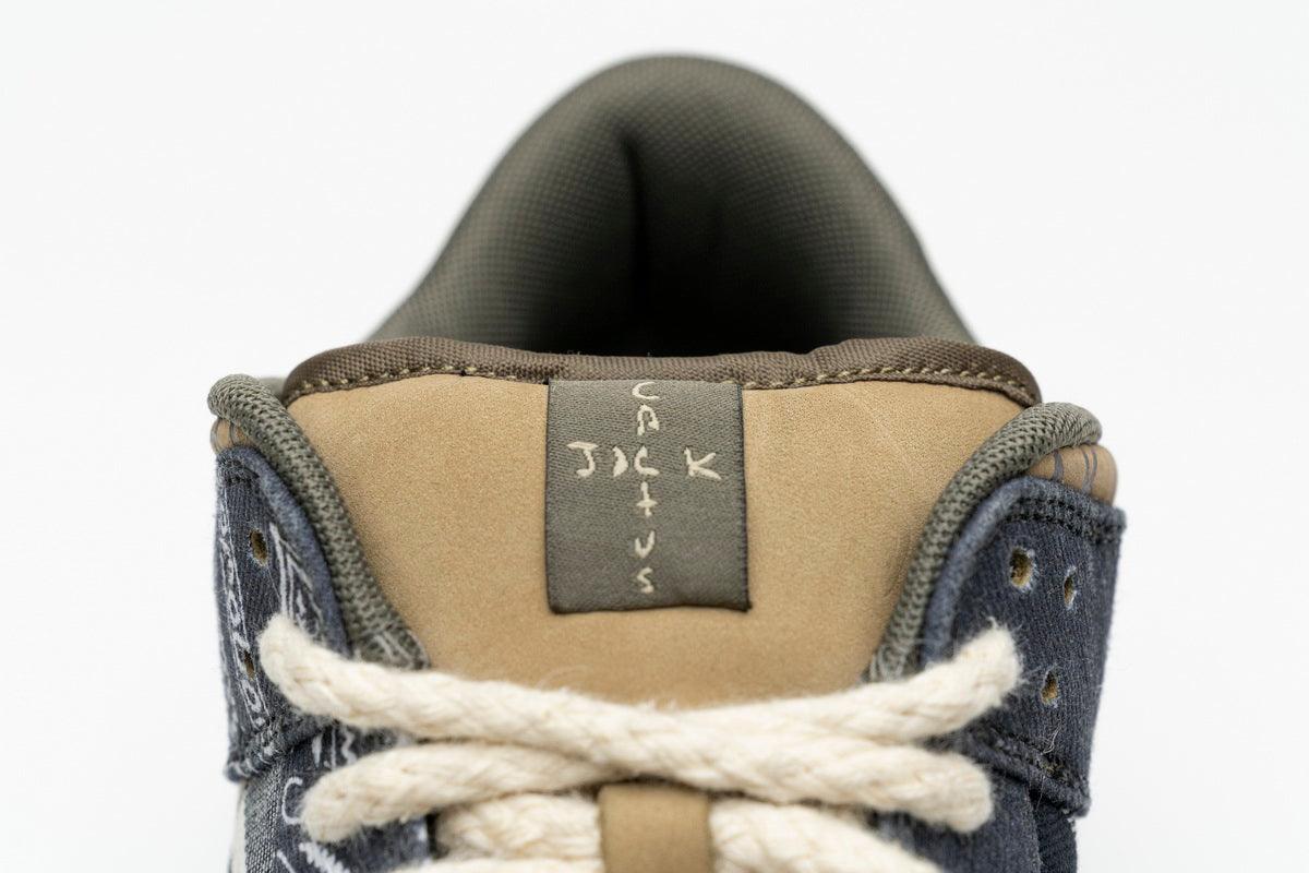 TRAVIS SCOTT - SB DUNK LOW