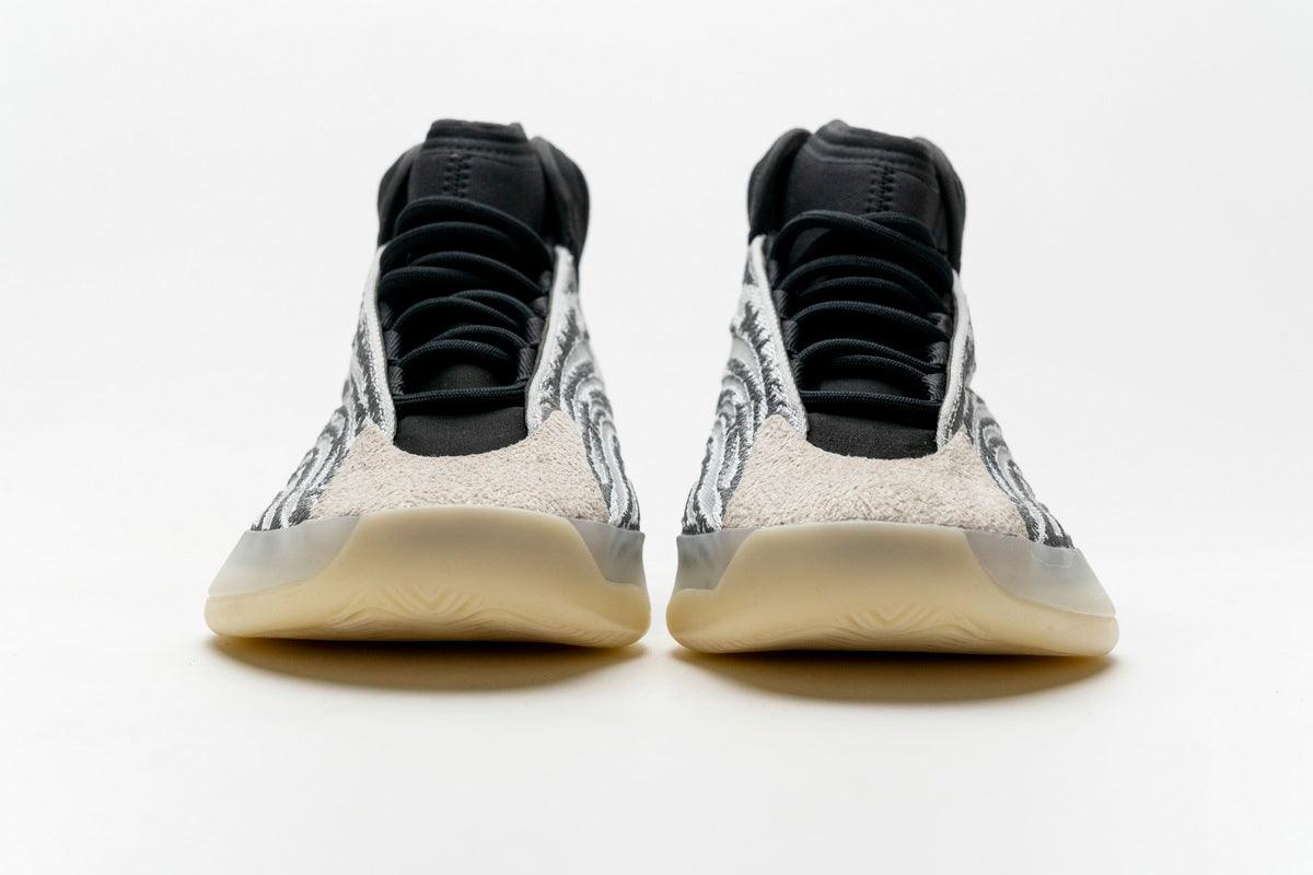 YEEZY QNTM
