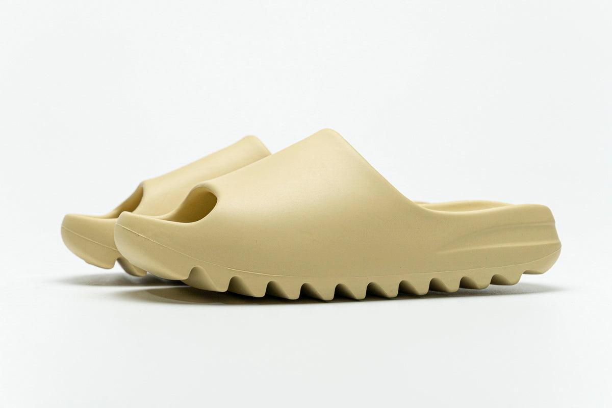 YEEZY SLIDE " DESERT SAND "