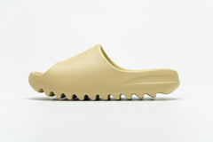 YEEZY SLIDE " DESERT SAND "