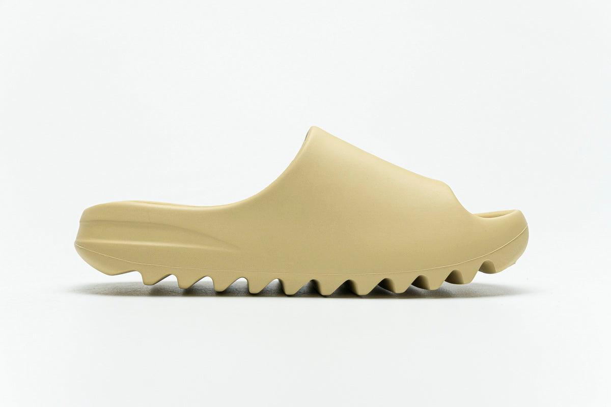 YEEZY SLIDE " DESERT SAND "